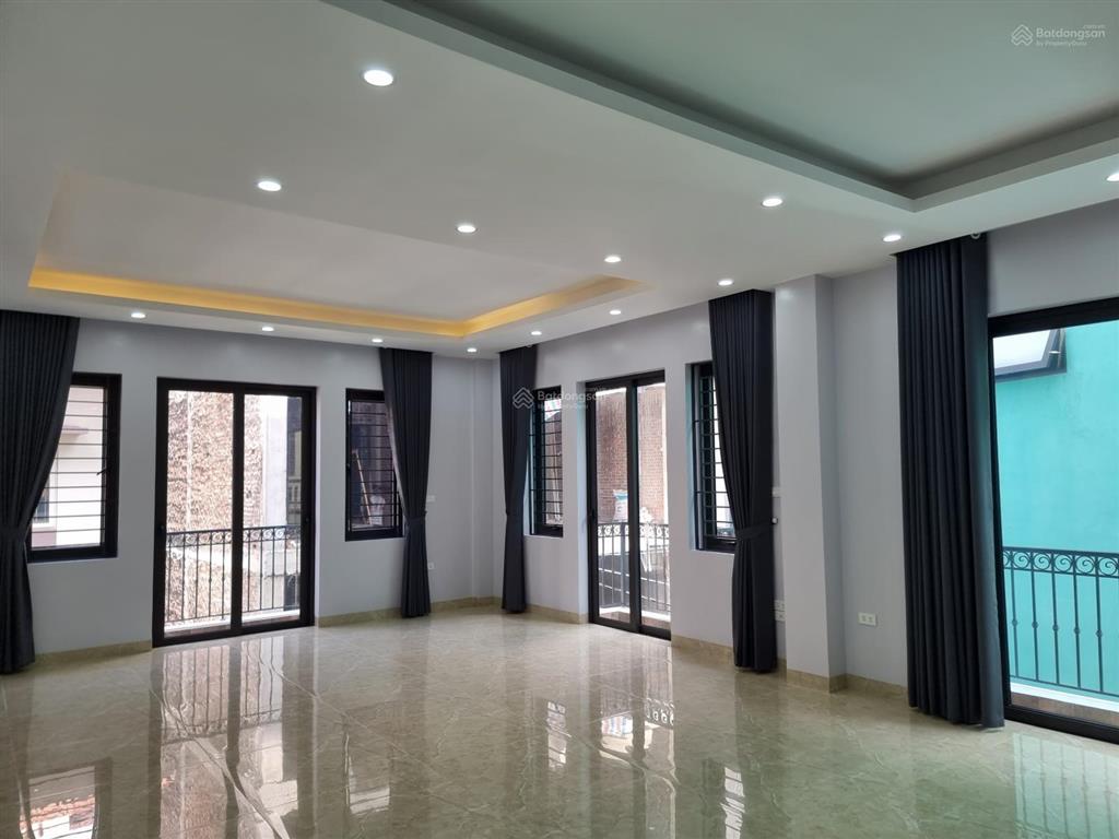 Nhà phân lô, ô tô tránh, kinh doanh, thang máy, hoàng quốc việt, 68, 6 tầng, 2x tỷ, 0903 784 ***
