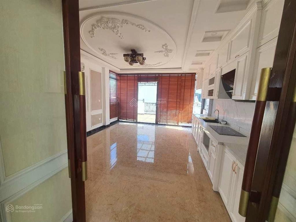 Hoàng quốc việt, nhà đẹp, phân lô, thang máy, ô tô tránh, 65m, hơn 20 tỷ, 0903 784 ***