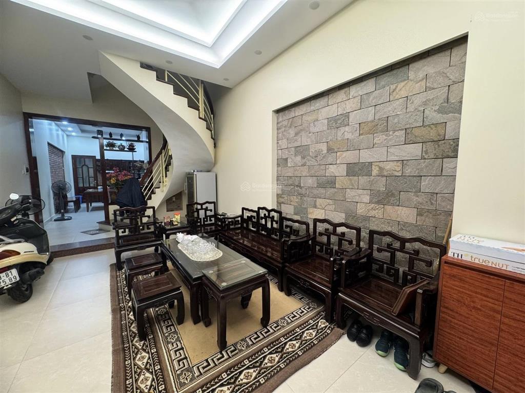 Hạ cực sốc, bán gấp, nhà phân lô hoàng quốc việt, 30m, ô tô, kinh doanh, 9 tỷ