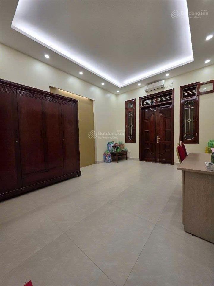 Hạ cực sốc, bán gấp, nhà phân lô hoàng quốc việt, 30m, ô tô, kinh doanh, 9 tỷ