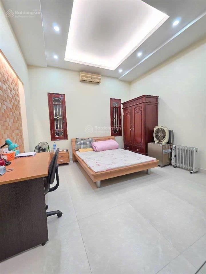 Hạ cực sốc, bán gấp, nhà phân lô hoàng quốc việt, 30m, ô tô, kinh doanh, 9 tỷ