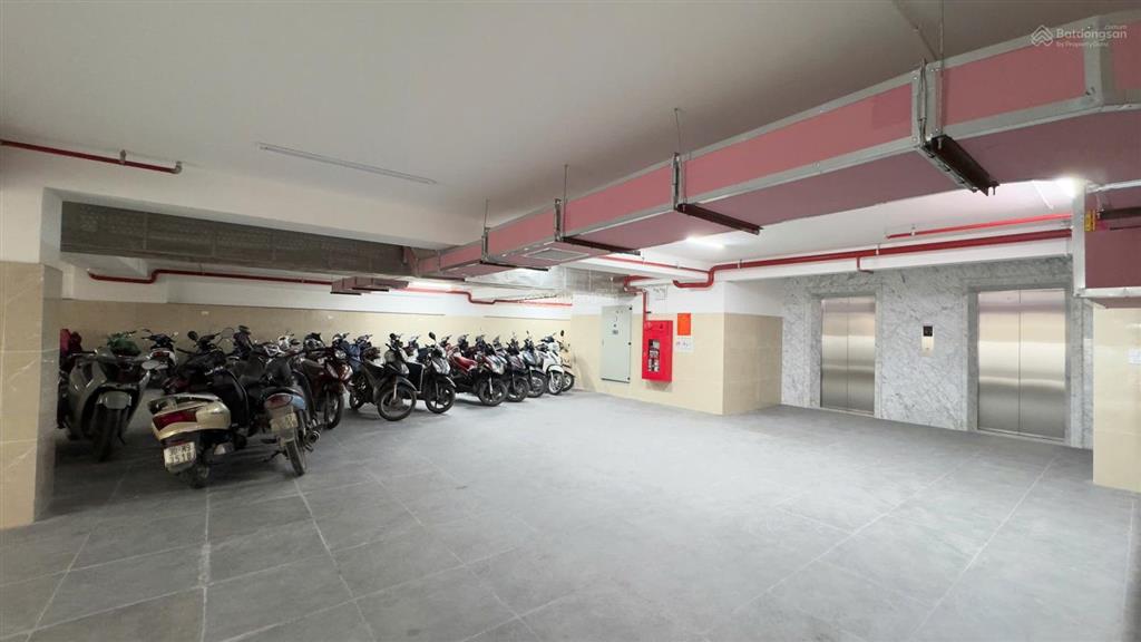 Bán gấp, tòa nhà văn phòng, mặt phố, hoàng quốc việt, 118m, 10 tầng, thang máy, giá tốt, 0903 784 ***