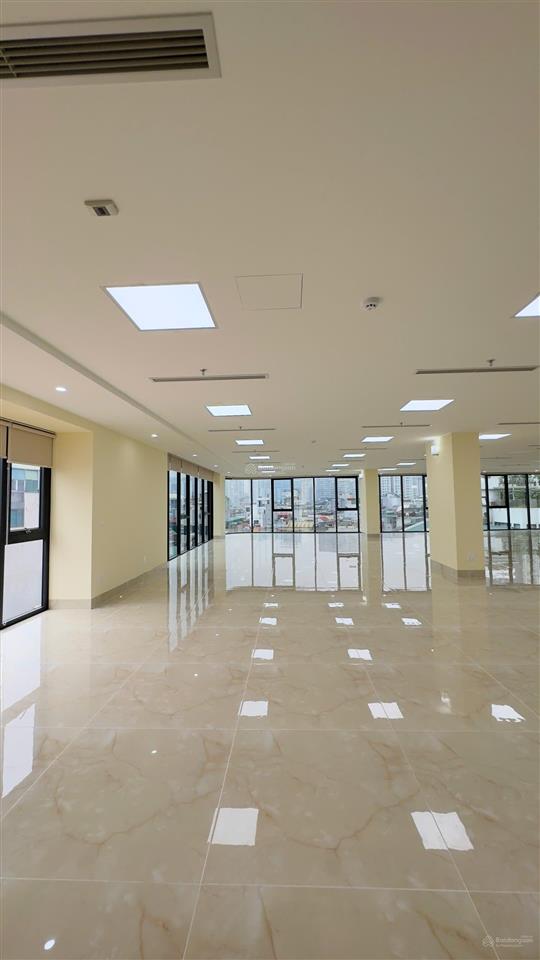 Bán gấp, tòa nhà văn phòng, mặt phố, hoàng quốc việt, 118m, 10 tầng, thang máy, giá tốt, 0903 784 ***