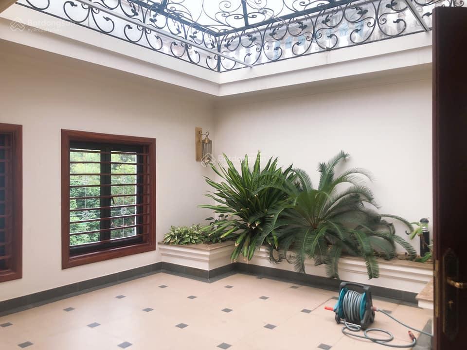 Cực hiếm, hiếm có 1 căn, biệt thự kđtm yên hòa, trần kim xuyến, 170m, 4 tầng, có hầm giá rẻ