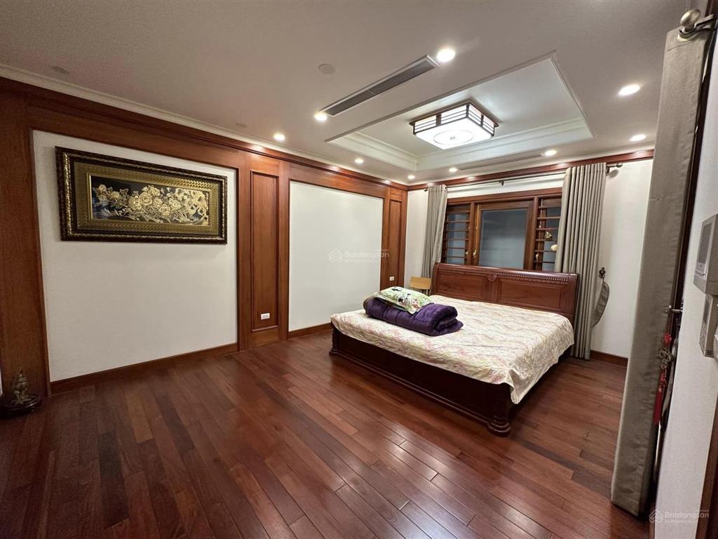 Cực hiếm, hiếm có 1 căn, biệt thự kđtm yên hòa, trần kim xuyến, 170m, 4 tầng, có hầm giá rẻ