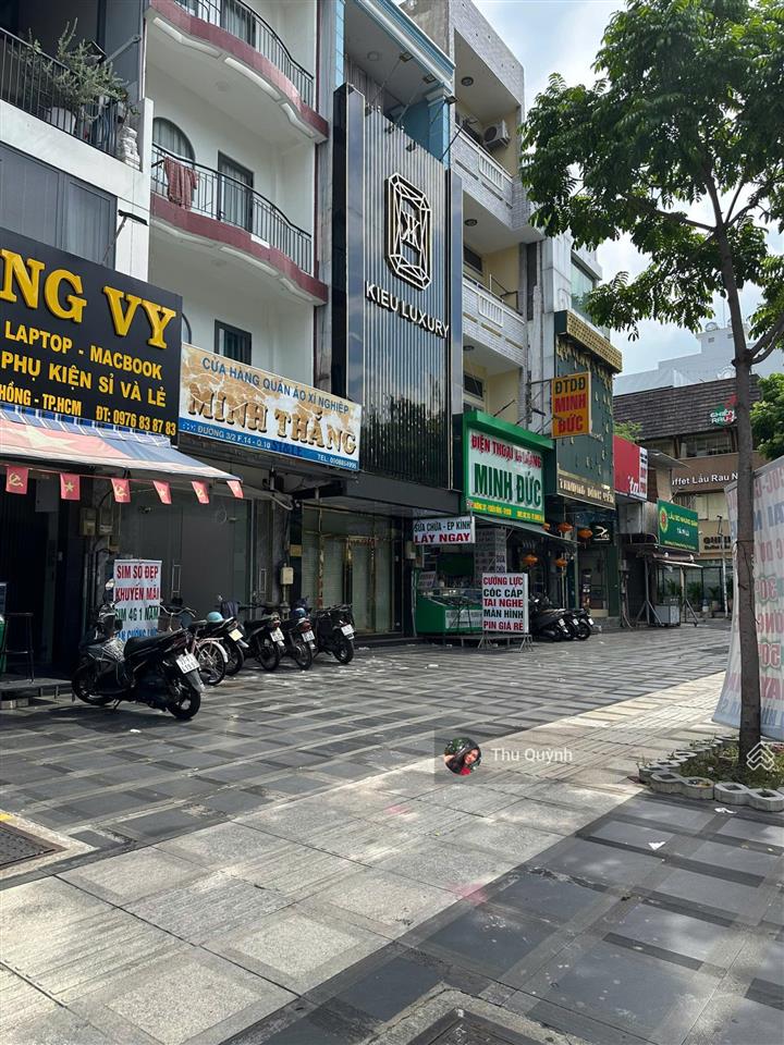 Siêu rẻ, chỉ 360 triệu/m2. bán nhà 2 mặt tiền đường 3/2 quận 10 đoạn đạp (4.05m x 24m)
