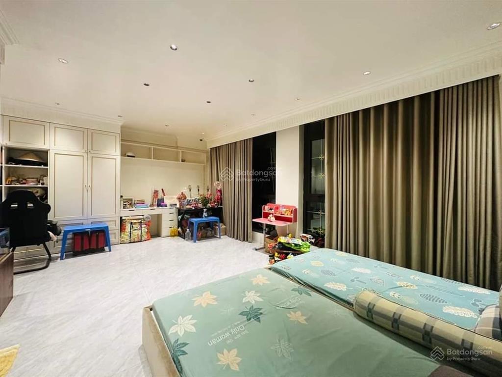 Siêu phẩm 1 nhà ra phố, thang máy 2 mặt ngõ ô tô hoàng quốc việt 50m 5 tầng chào 22.5 tỷ