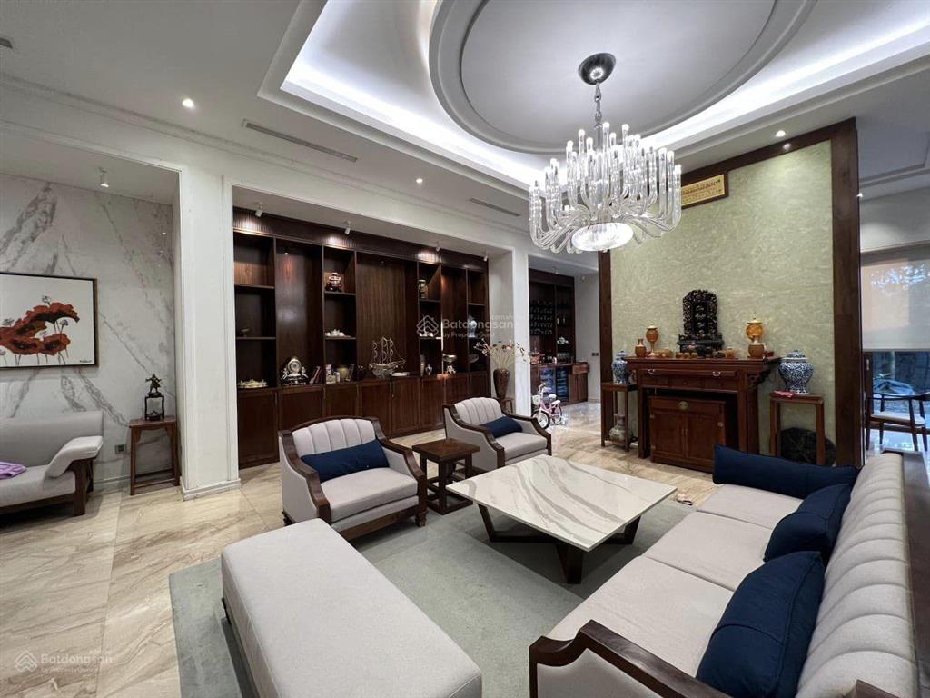 Bán nhà liền kề vỉa hè  ô tô tránh duy tân 106m2 x 5 tầng  mt 7m 27,8 tỷ