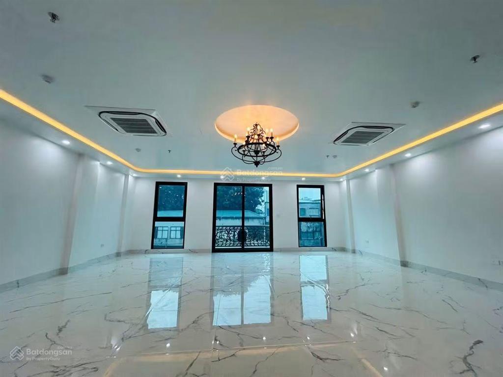 Siêu phẩm tòa building hoàng quốc việt 8 tầng có hầm vỉa hè ô tô tránh 120m2 chào 52 tỷ