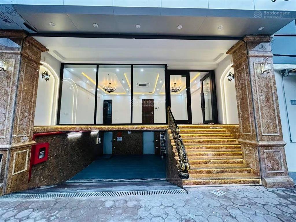 Siêu phẩm tòa building hoàng quốc việt 8 tầng có hầm vỉa hè ô tô tránh 120m2 chào 52 tỷ