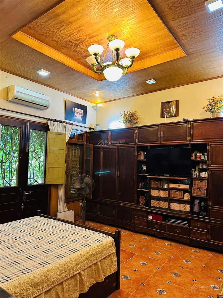 Bán nhà nguyễn văn huyên, cầu giấy  phân lô ô tô vào nhà 50m 5 tầng chào 15 tỷ