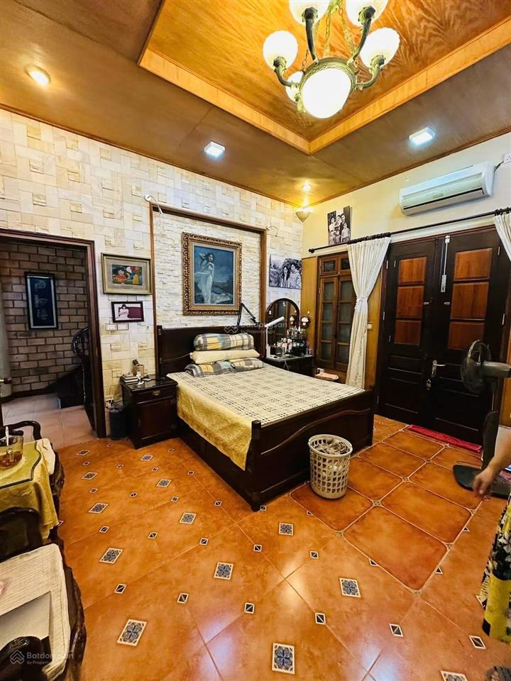 Bán nhà nguyễn văn huyên, cầu giấy  phân lô ô tô vào nhà 50m 5 tầng chào 15 tỷ