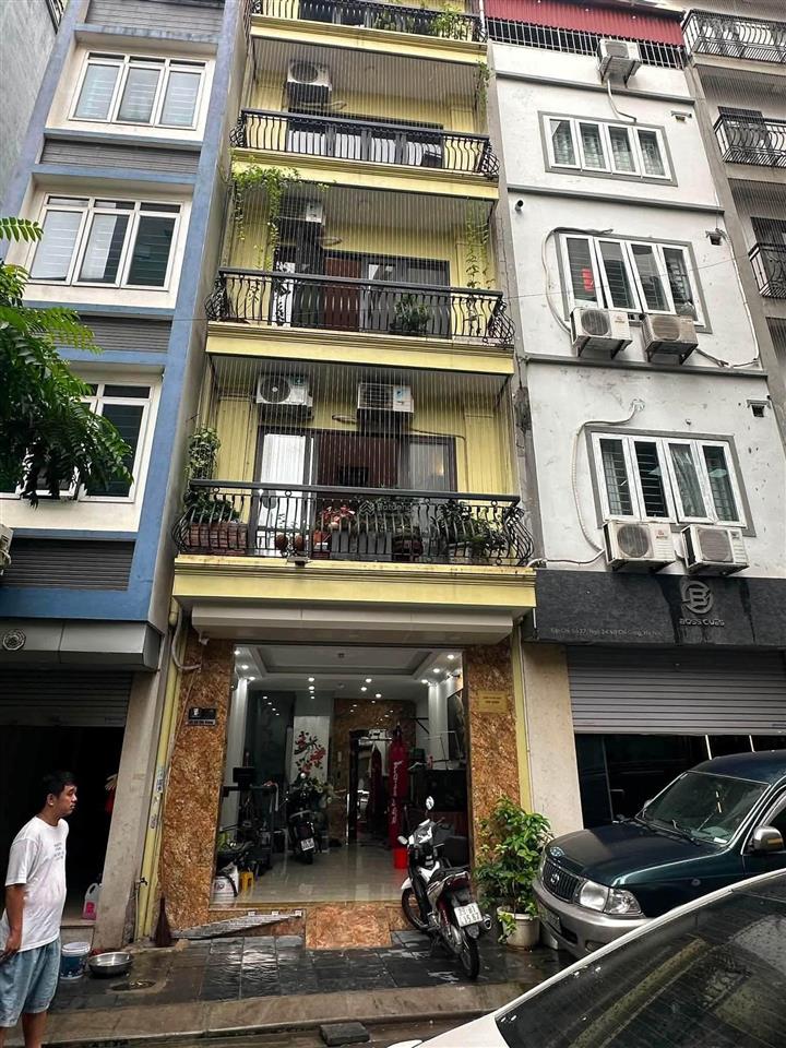 Bán nhà phân lô hoàng quốc việt  7 tầng thang máy  ô tô tránh  kinh doanh tốt  18,5 tỷ