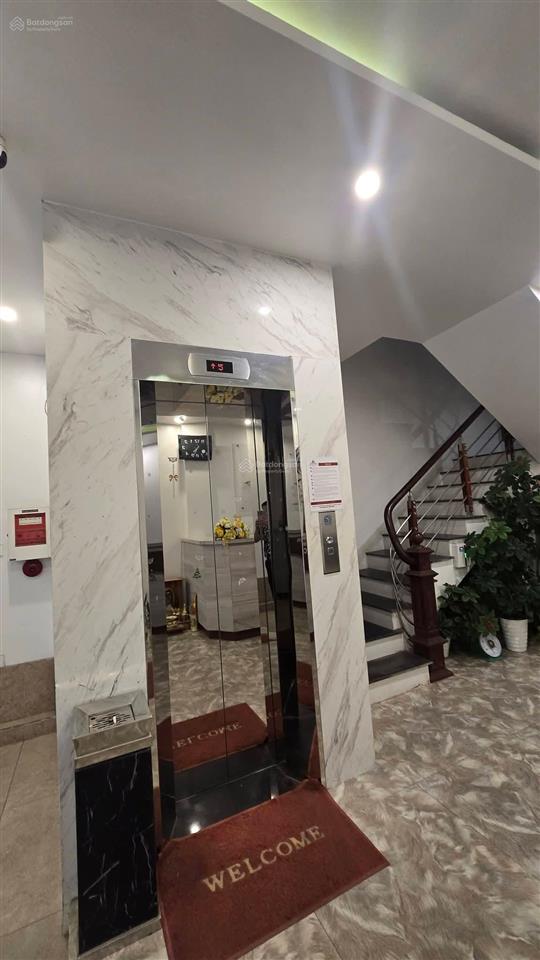 Bán nhà hoàng quốc việt 7 tầng thang máy ô tô tránh kinh doanh văn phòng 40m giá 16,5 tỷ.