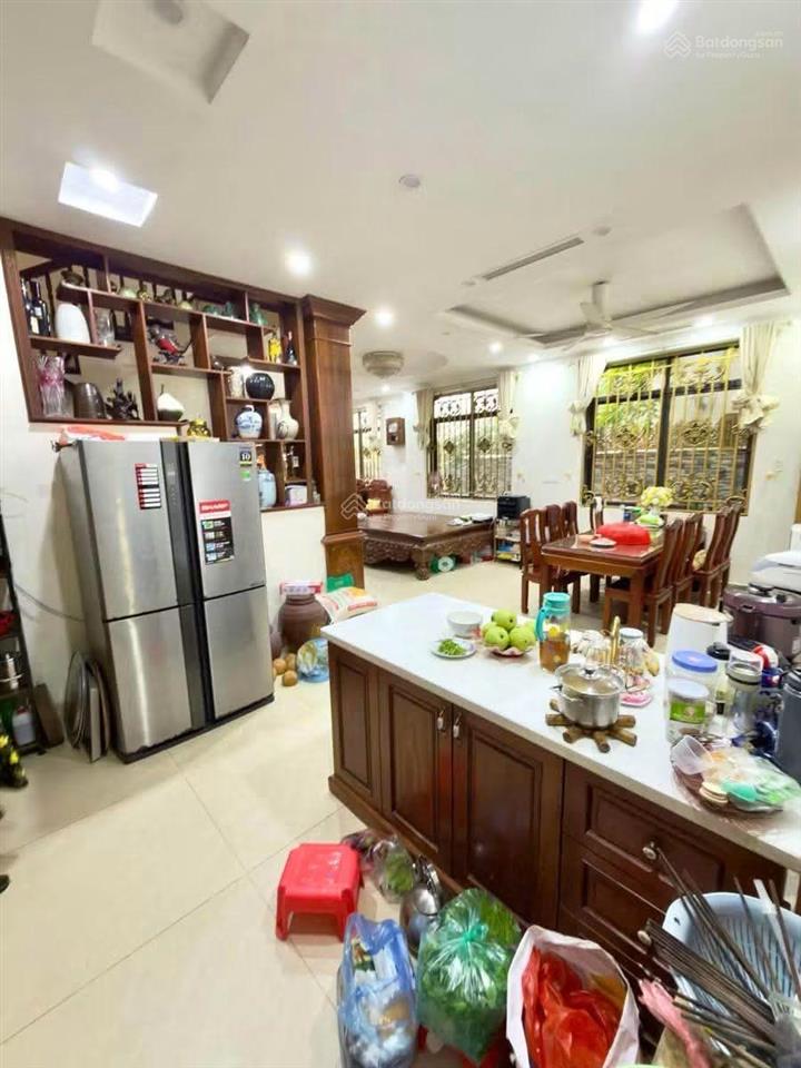 Bán tòa nhà mặt phố trần quốc hoàn 168m x 6 tầng mt khủng 12m 72 tỷ