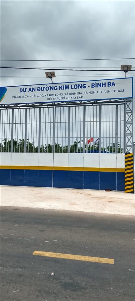 Cần bán lô đất gần cty cao phát. dt 206m2 có sẵn 82m2 thổ cư mặt tiền 7,5m. giá 950 triệu
