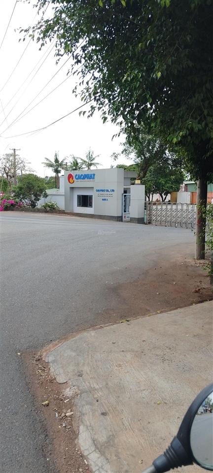 Cần bán lô đất gần cty cao phát. dt 206m2 có sẵn 82m2 thổ cư mặt tiền 7,5m. giá 950 triệu
