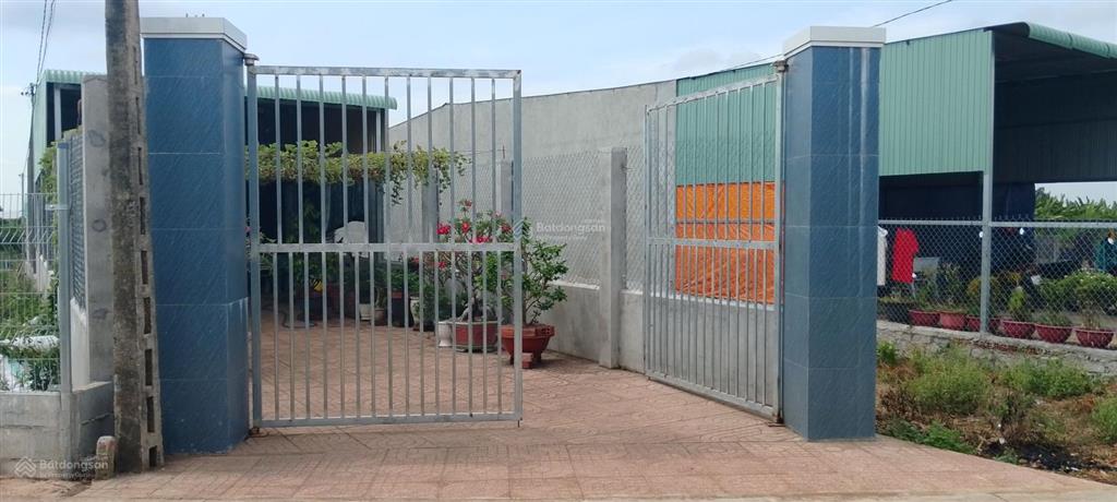 Bán căn nhà giá rẻ tại đá bạc. dt 203,8m2 có sẵn 80tc ngang 5m dài 40m. giá chỉ 890tr còn bớt lộc