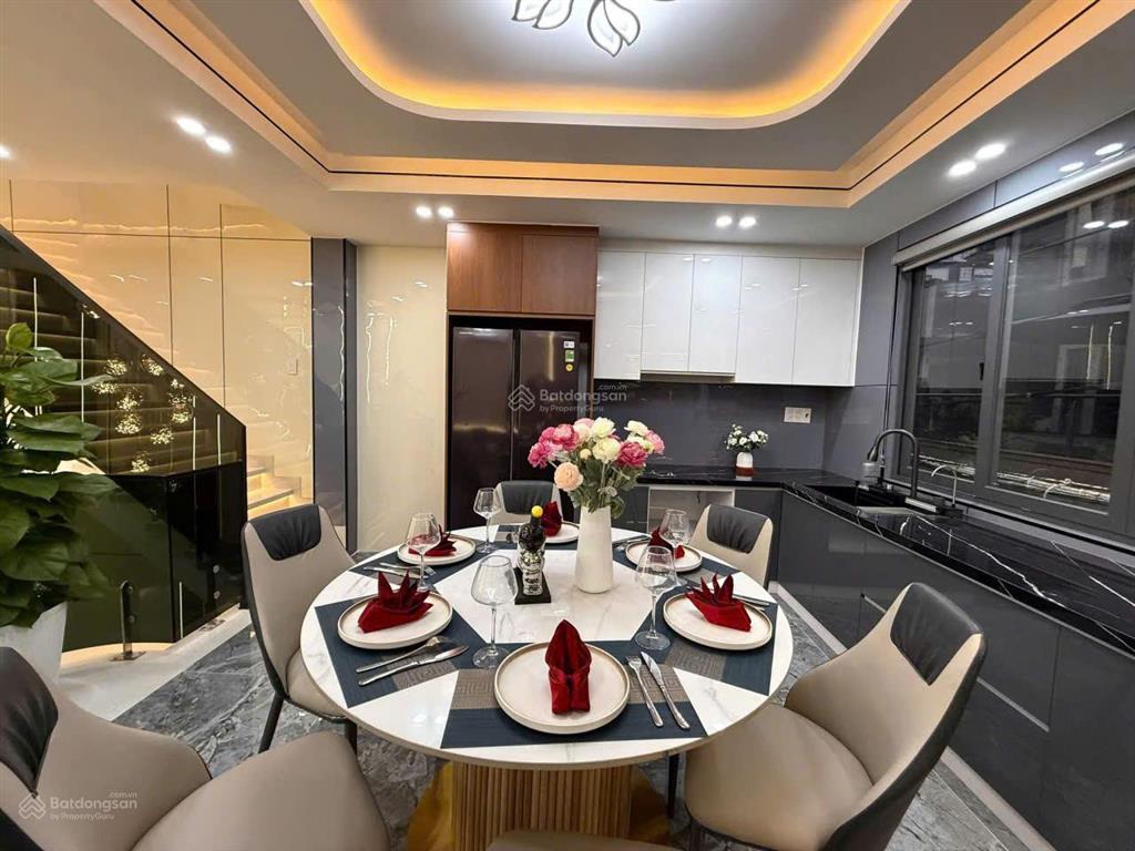 Bán nhà hẻm xe hơi 6m đường huỳnh văn nghệ, p.12, 4,3 x 10, 5 tầng giá 6.95 tỷ tl