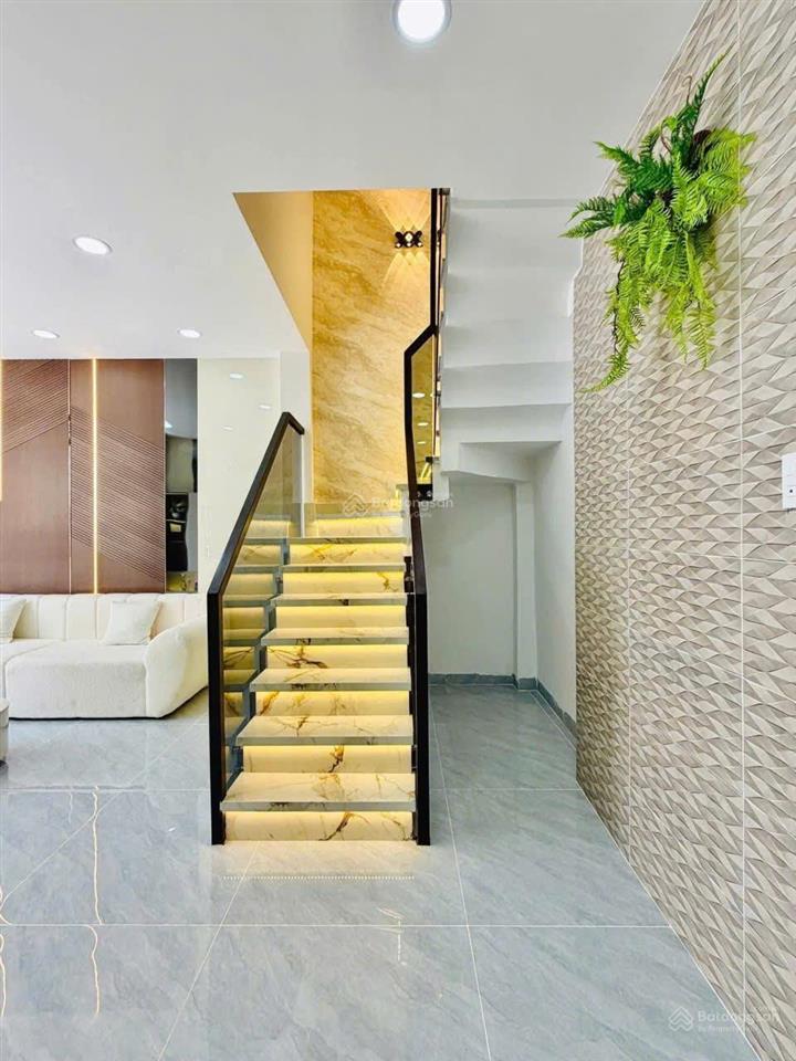 Bán nhà xây mới hẻm xe hơi sát mt đường phạm văn chiêu, p.13, 6 x 6, 3 tầng giá 5.39 tỷ tl