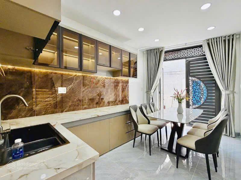 Bán nhà xây mới hẻm xe hơi sát mt đường phạm văn chiêu, p.13, 6 x 6, 3 tầng giá 5.39 tỷ tl