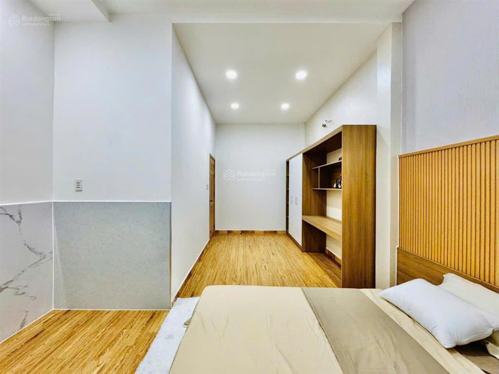 Bán nhà đẹp hẻm 4m đường phạm văn chiêu, p.14, 4,2 x 13, có phòng ngủ dưới trệt giá 5.75 tỷ tl