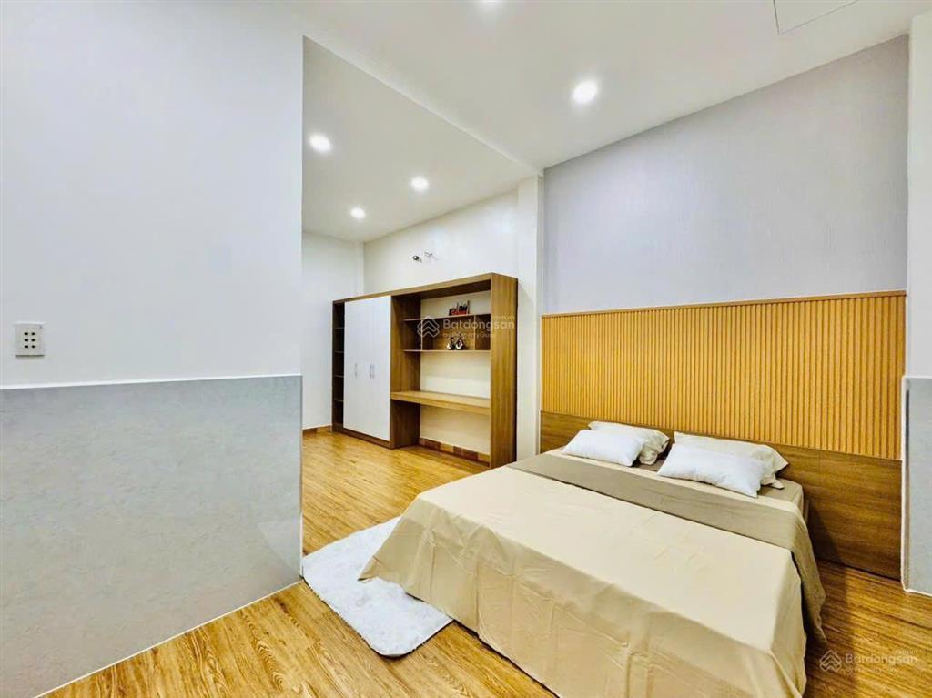 Bán nhà đẹp hẻm 4m đường phạm văn chiêu, p.14, 4,2 x 13, có phòng ngủ dưới trệt giá 5.75 tỷ tl