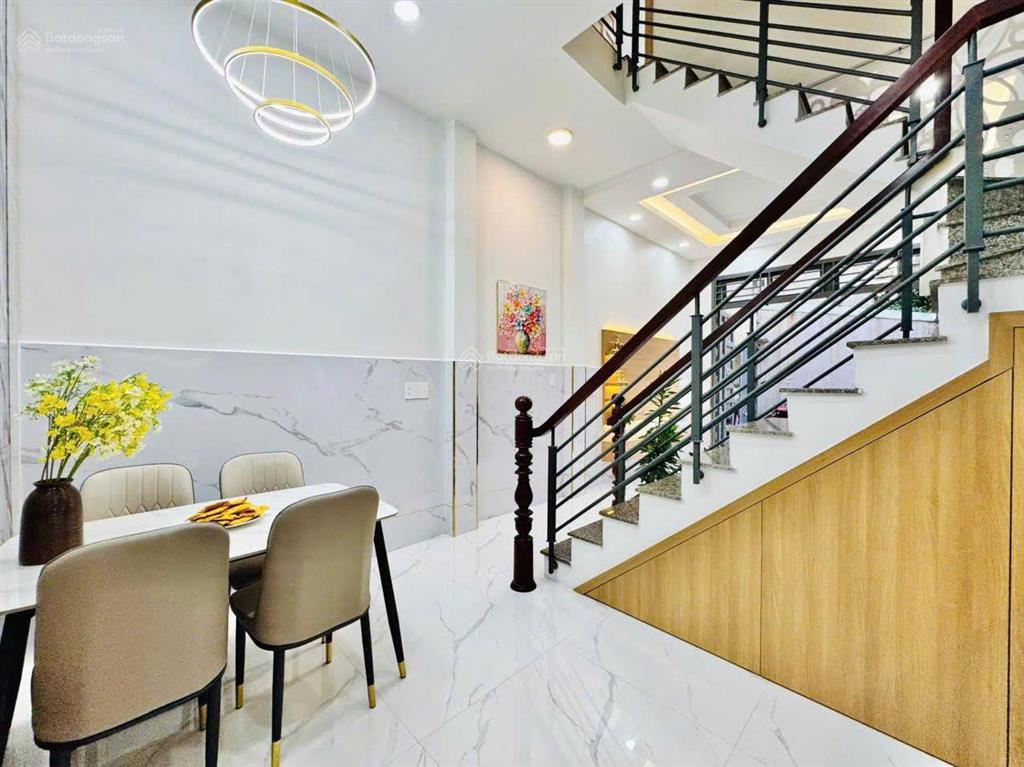 Bán nhà đẹp hẻm 4m đường phạm văn chiêu, p.14, 4,2 x 13, có phòng ngủ dưới trệt giá 5.75 tỷ tl