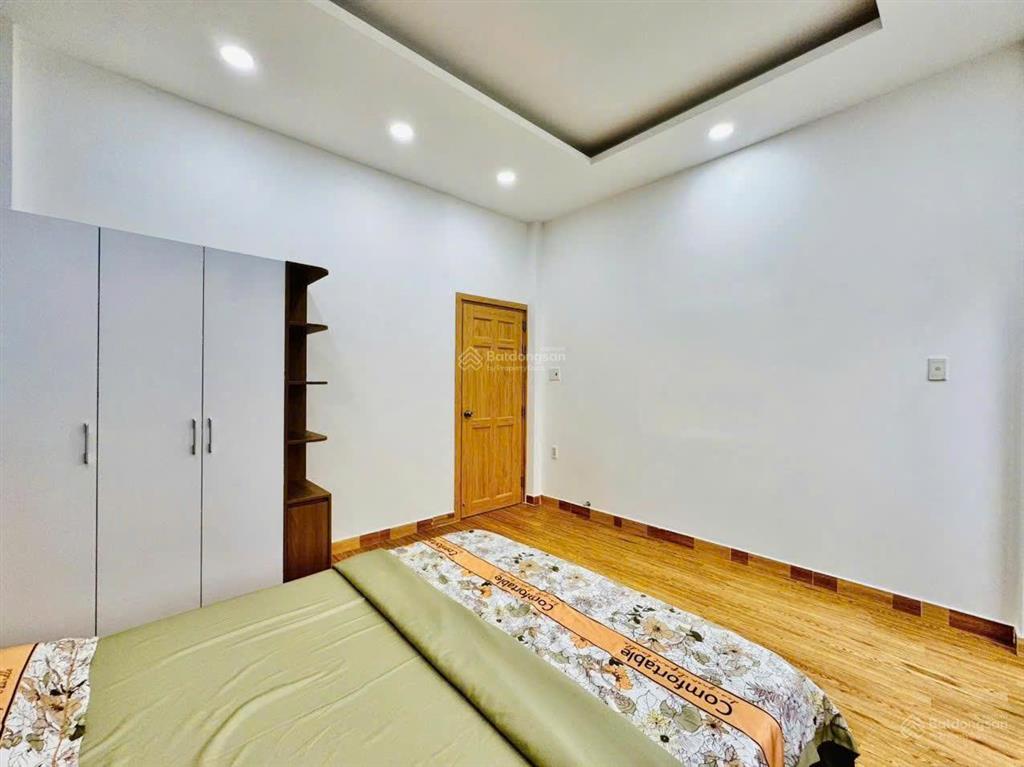 Bán nhà đẹp hẻm 4m đường phạm văn chiêu, p.14, 4,2 x 13, có phòng ngủ dưới trệt giá 5.75 tỷ tl