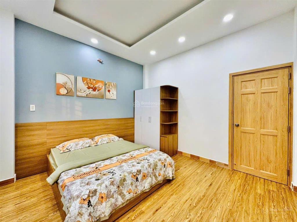 Bán nhà đẹp hẻm 4m đường phạm văn chiêu, p.14, 4,2 x 13, có phòng ngủ dưới trệt giá 5.75 tỷ tl