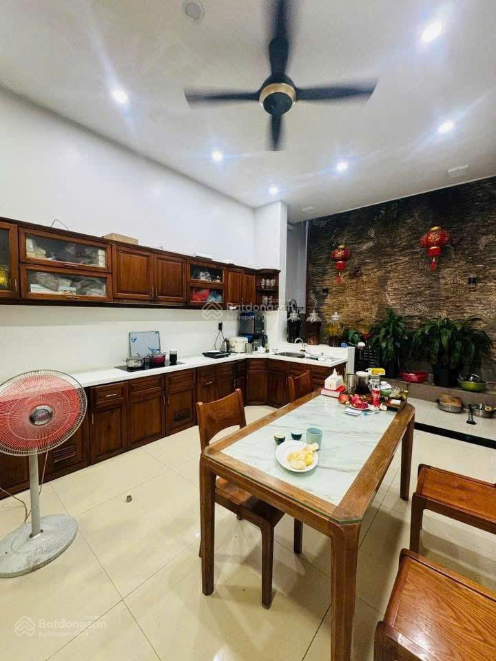 Bán nhà hẻm 1 sẹc 8m xe hơi, xe tải thông tứ phía đường quang trung, p.11, 4 x 17 giá 9.7 tỷ tl