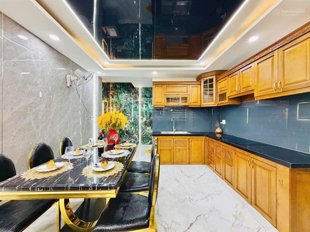 Bán nhà mặt tiền kinh doanh sầm uất đường nguyễn văn khối, p.8, 4 x 16, 6 tầng giá 15.5 tỷ tl