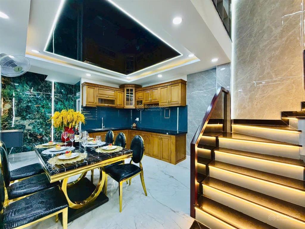 Bán nhà mặt tiền kinh doanh sầm uất đường nguyễn văn khối, p.8, 4 x 16, 6 tầng giá 15.5 tỷ tl