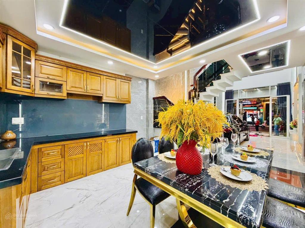 Bán nhà mặt tiền kinh doanh sầm uất đường nguyễn văn khối, p.8, 4 x 16, 6 tầng giá 15.5 tỷ tl