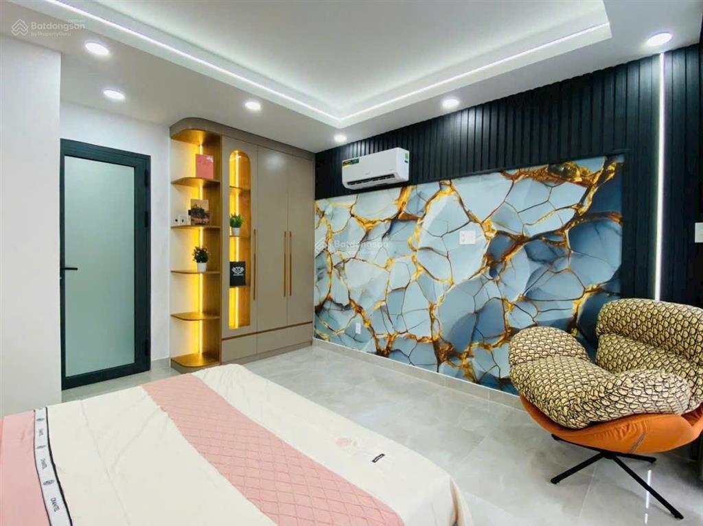 Giảm mạnh 800 triệu, bán nhà đường thống nhất, p.15, 4 x 16, có thang máy giá 8.9 tỷ tl