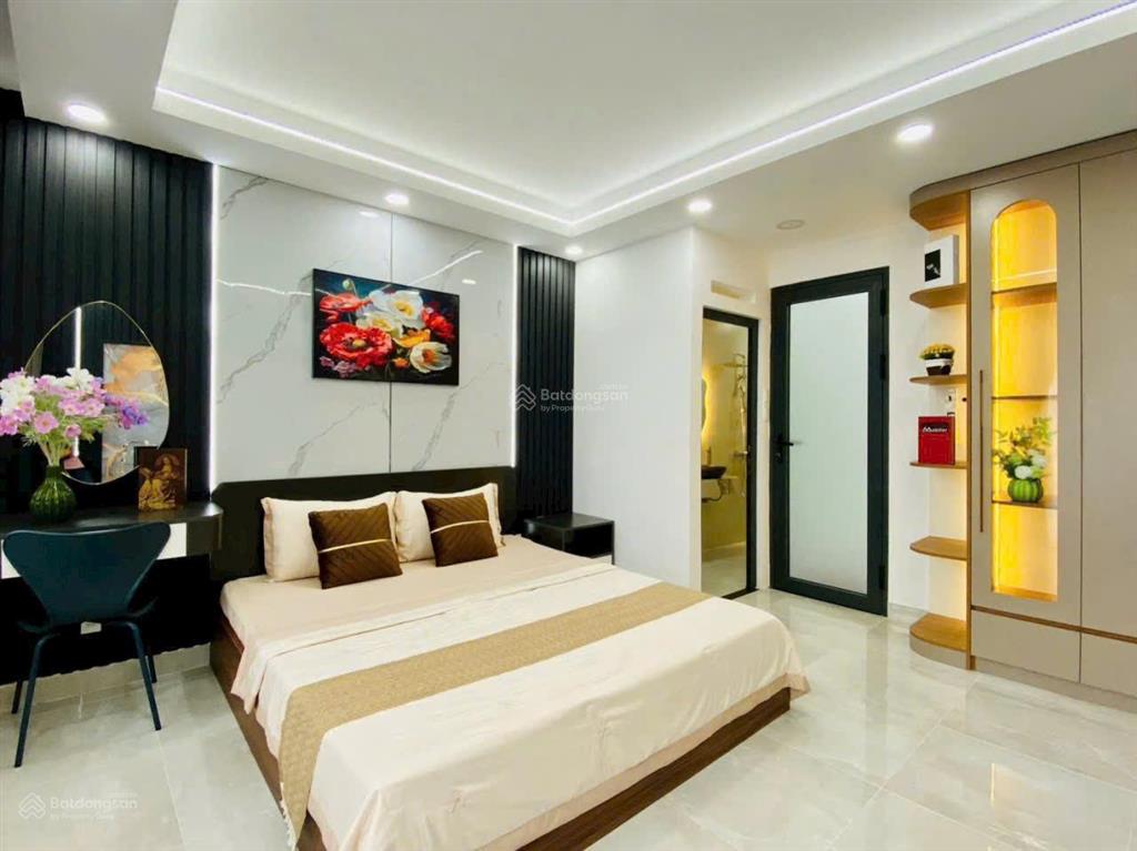 Giảm mạnh 800 triệu, bán nhà đường thống nhất, p.15, 4 x 16, có thang máy giá 8.9 tỷ tl