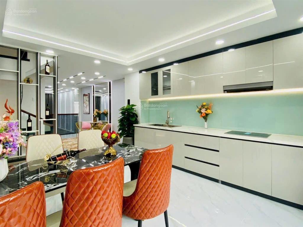 Giảm mạnh 800 triệu, bán nhà đường thống nhất, p.15, 4 x 16, có thang máy giá 8.9 tỷ tl