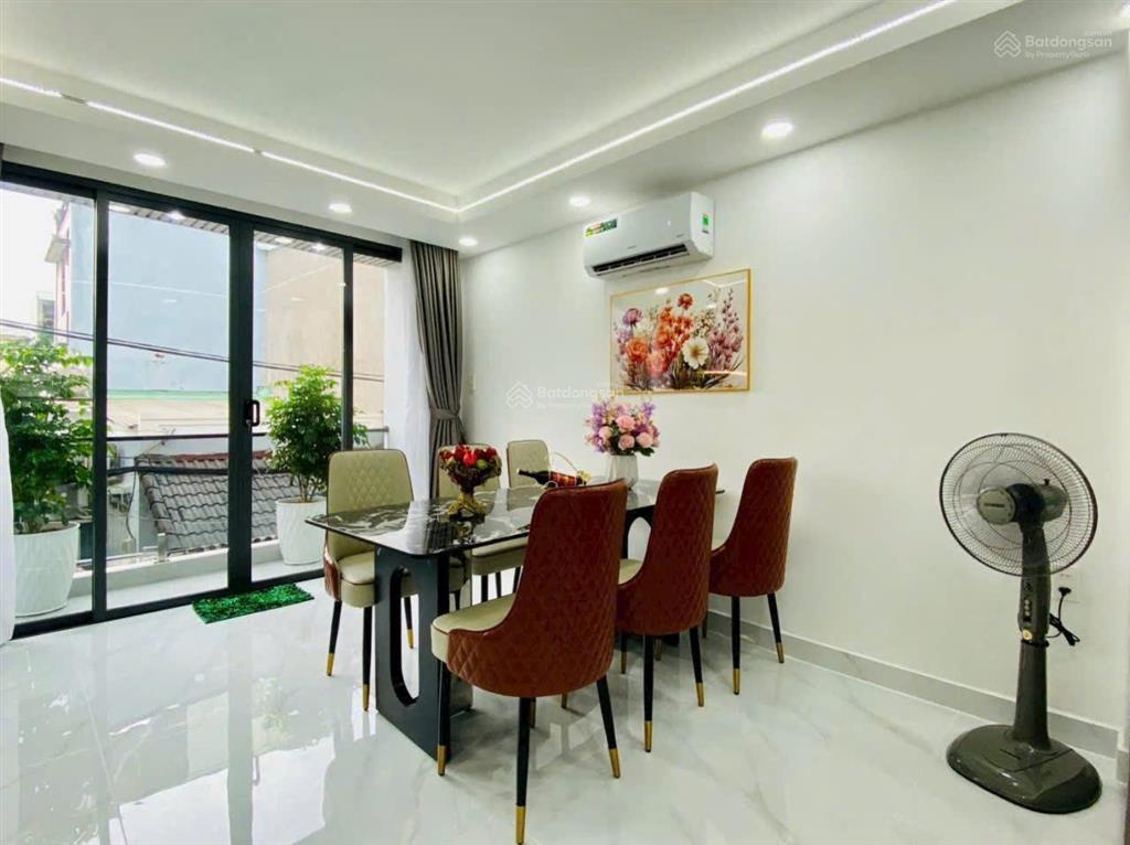 Giảm mạnh 800 triệu, bán nhà đường thống nhất, p.15, 4 x 16, có thang máy giá 8.9 tỷ tl