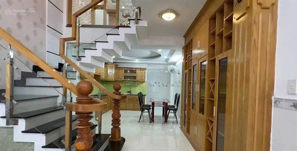 Bán nhà khu đồng bộ hẻm 5m, xe hơi vô nhà đường bùi quang là, p.12, 4 x 15, 5 tầng giá 6.8 tỷ tl