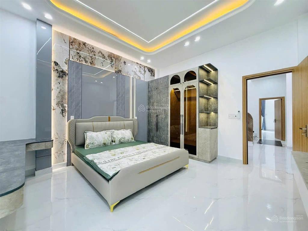 Bán nhà hẻm xe hơi 1 trục sát mặt tiền đường huỳnh văn nghệ, p.15, 4.2 x 22 giá 8.7 tỷ tl