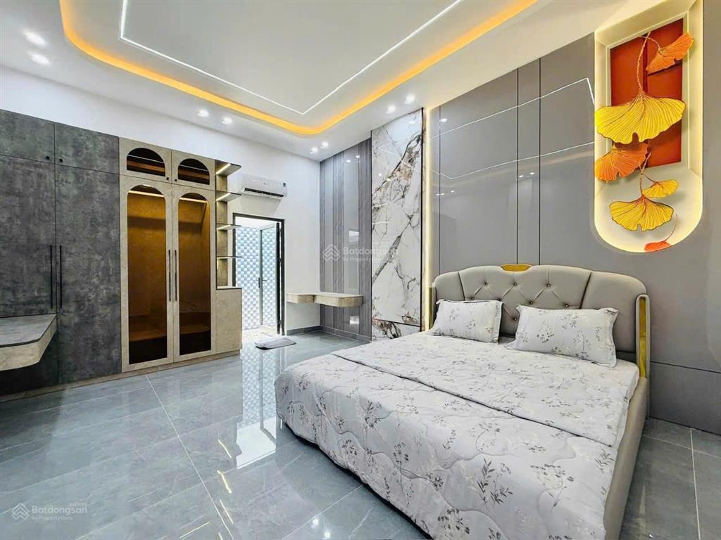 Bán nhà hẻm xe hơi 1 trục sát mặt tiền đường huỳnh văn nghệ, p.15, 4.2 x 22 giá 8.7 tỷ tl