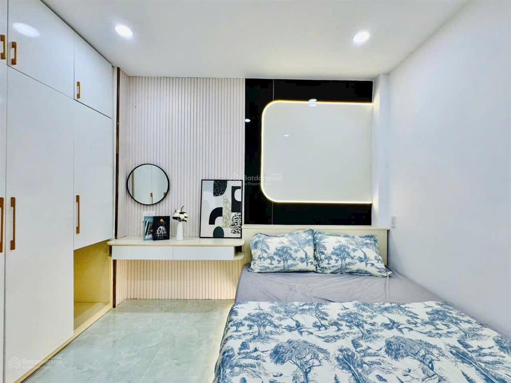 Bán nhà mới đẹp hẻm 3m 1 trục đường phan huy ích, p.14, 5.2 x 13, có pn dưới trệt, giá 5.49 tỷ tl