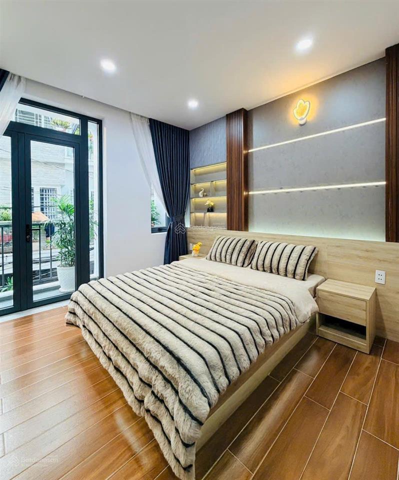 Giảm 500 triệu, bán nhà hẻm xe hơi đường phạm văn chiêu, p.14, 4 x 11, 4 tầng giá 6.5 tỷ tl