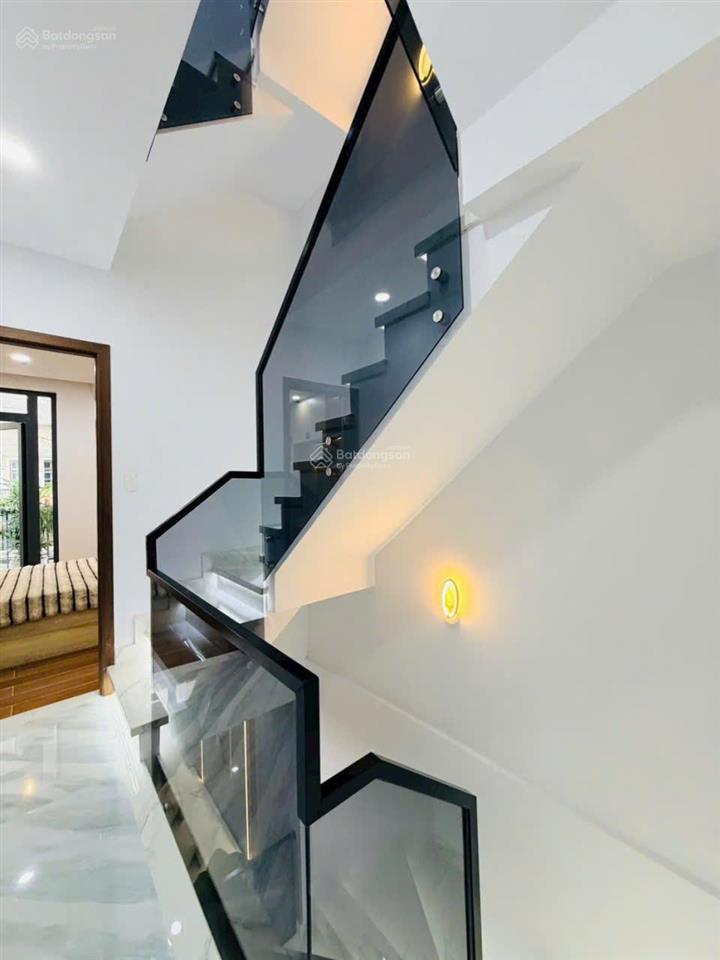 Giảm 500 triệu, bán nhà hẻm xe hơi đường phạm văn chiêu, p.14, 4 x 11, 4 tầng giá 6.5 tỷ tl