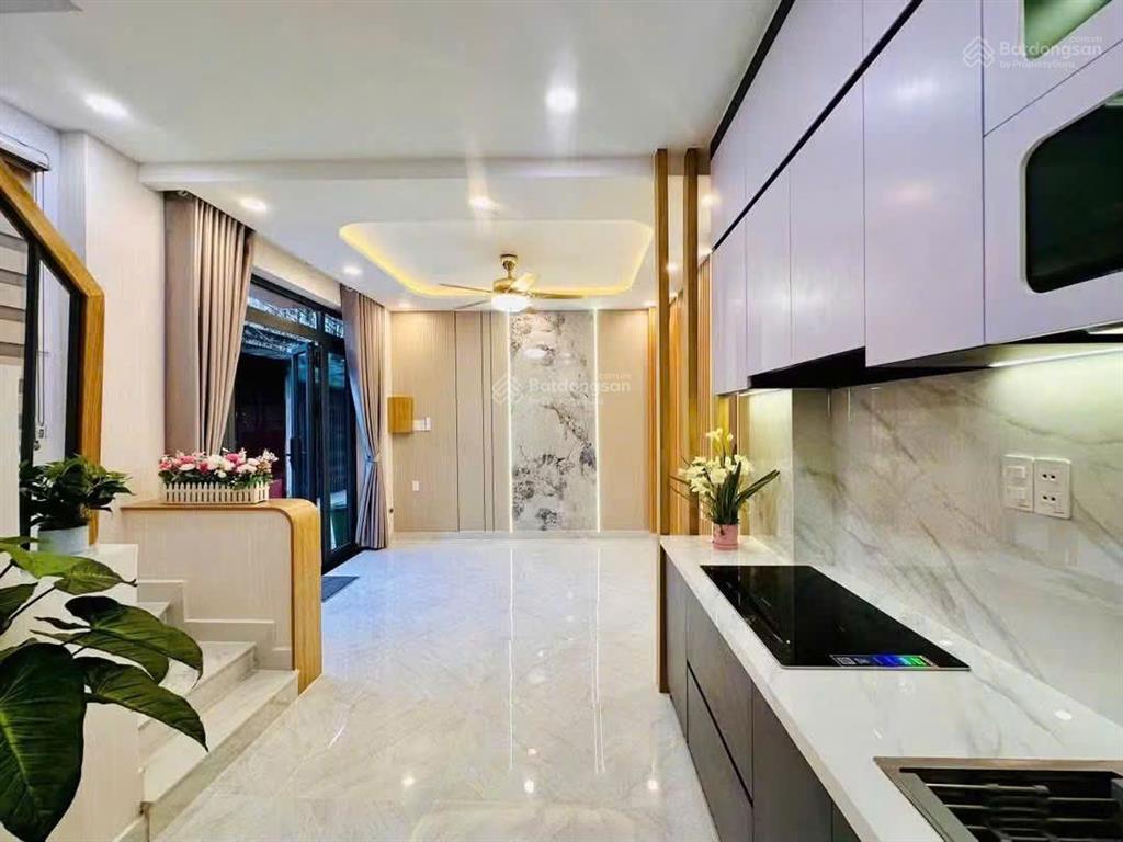 Bán nhà hẻm 3m cách 15m ra hẻm xe tải thông đường huỳnh văn nghệ, p.15, 8.2 x 4.2 giá 4.6 tỷ tl