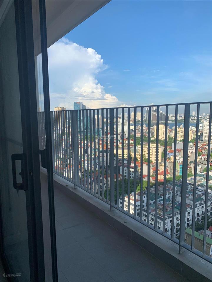 Bán cc kosmo tây hồ, 109m2, căn góc 3 p.ngủ, bc đông nam view thẳng hồ tây, 12 tỷ (có ảnh thật)