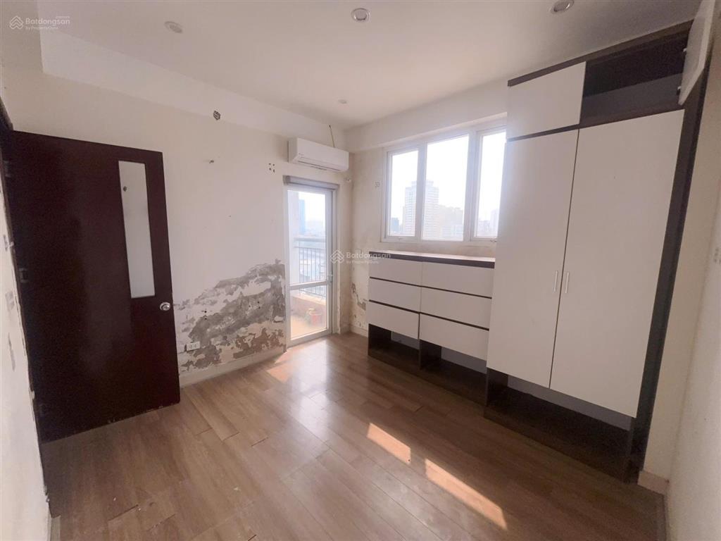 Chung cư ct2 ngõ 34 phố hoàng cầu, 70m2, 2 p.ngủ, căn góc 3 ban công thoáng sáng view thẳng hồ hc