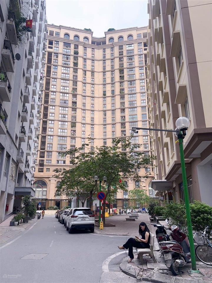 Chung cư ct2 ngõ 34 phố hoàng cầu, 70m2, 2 p.ngủ, căn góc 3 ban công thoáng sáng view thẳng hồ hc