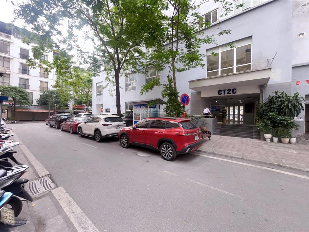 Chung cư ct2 ngõ 34 phố hoàng cầu, 70m2, 2 p.ngủ, căn góc 3 ban công thoáng sáng view thẳng hồ hc