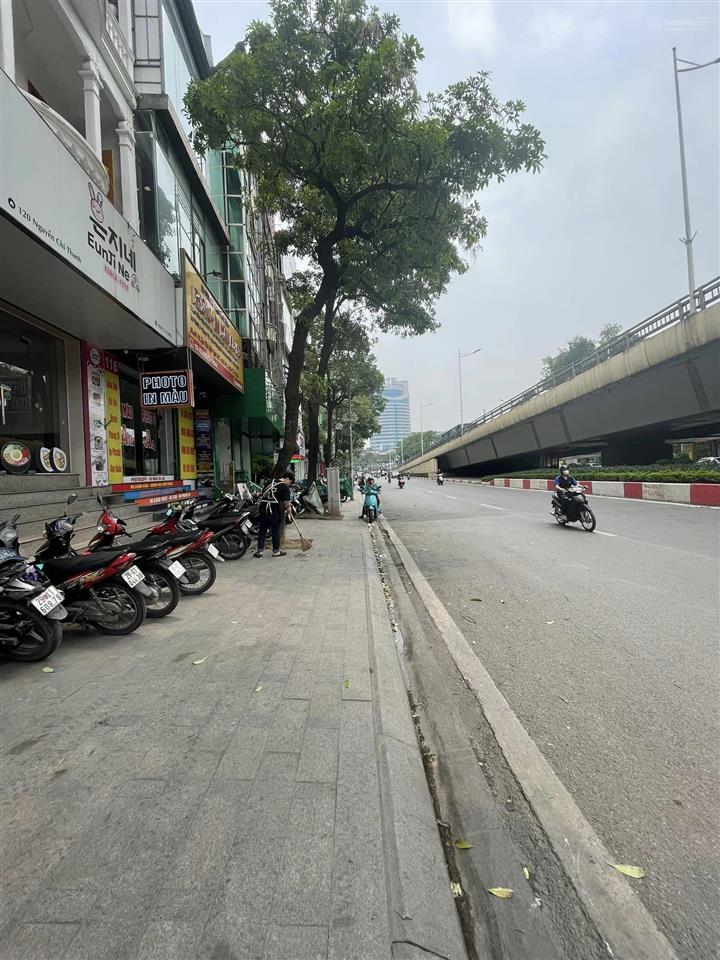 Chính chủ cho thuê nhà 122 mặt phố nguyễn chí thanh, 40m2, 4 tầng, mt 4.5m, vỉa hè rộng, 28.5tr/th